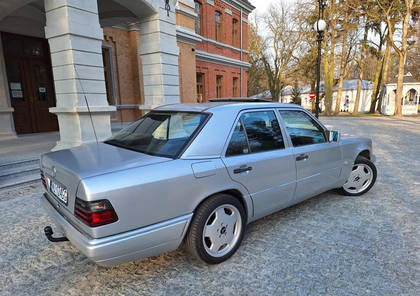 Mercedes-Benz Klasa E cena 22900 przebieg: 269000, rok produkcji 1994 z Łomianki małe 154